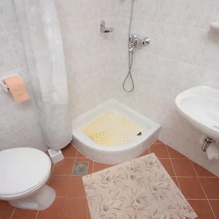 Apartments With Wifi Trsteno, Dubrovnik - 9015 *